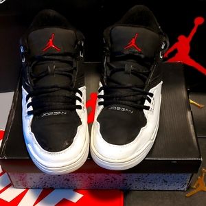 Jordan flight 23 black and white size 12